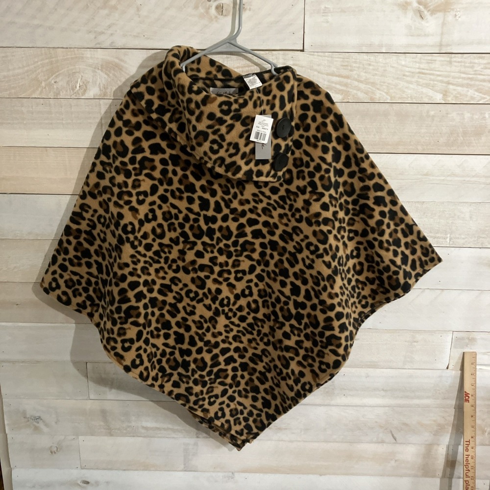 Le Moda Leopard Print Poncho Shawl One Size Fits All Animal Pattern Fleece